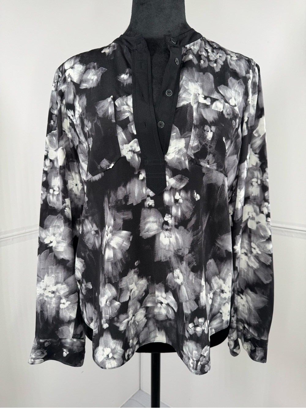 Rebecca Taylor 100% Silk Black Gray Floral Long Sleeve Popover Blouse Size 4